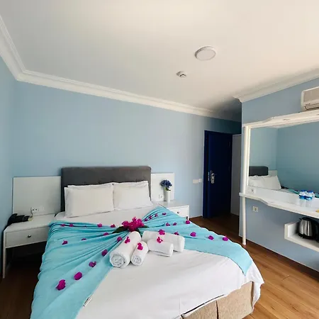 Marquis Blue Bed & Breakfast Kas