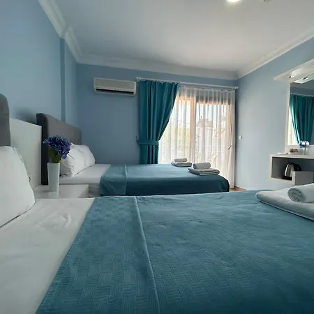 Marquis Blue Bed & Breakfast *